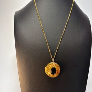 Pendant Necklace Vintage Gold Tone and‎ Black Locket Whimsigoth Romantic